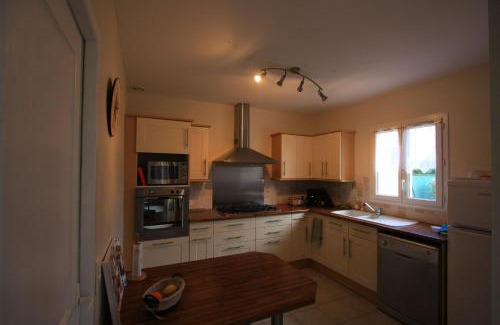 Saint-Quentin-la-Poterie House | St-Quentin la Poterie villa clôturée pour 4 pers avec jardin