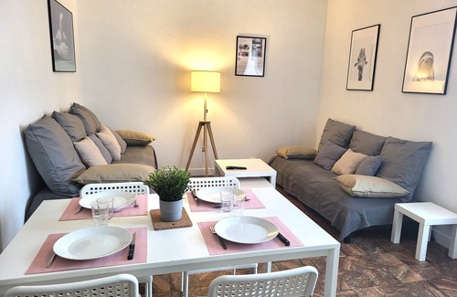 Trappes Apartment | St-Quentin-en-Yvelines: Large studio with parking space