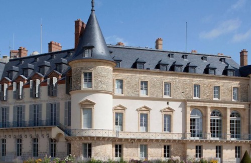 Trappes Apartment | St Quentin en Yvelines : Grand Studio Avec Parking