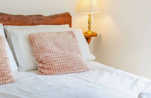 Guilsfield House | Stabal y Nant - Two Bedroom House, Sleeps 4