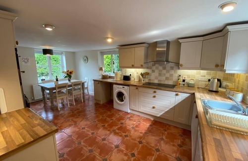 Manningford Bruce Cottage | Stable Cottage Peaceful Stunning Retreat near Bath