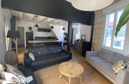 Begles House | Stable near Bordeaux with swimming pool