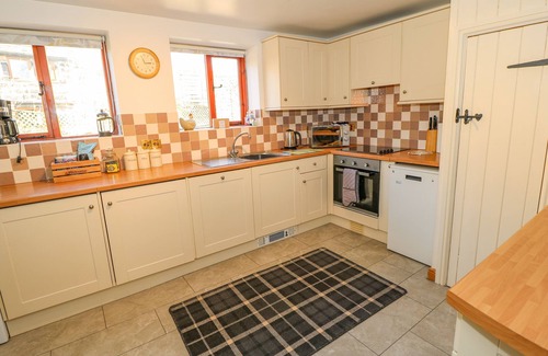 Todmorden Cottage | STABLES COTTAGE, character holiday cottage in Todmorden