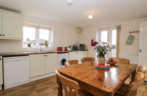 Melksham Cottage | STABLES COTTAGE, pet friendly, character holiday cottage in Bowerhill
