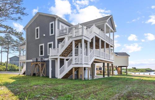 Captain's Cove House | Stacked Deck