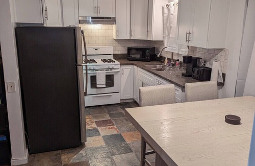Inglewood Condo | Stadium Luxury - Condo for 4 steps away from SOFI