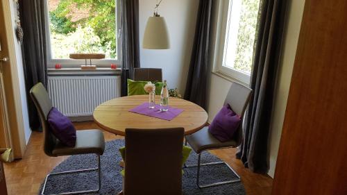 Burgeresch Apartment | Stadtnahe Wohnung mit kl.Balkon und Parkplatz