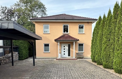 Portitz Villa | Stadtvilla in Leipzig 7 Personen 3 Schlafzimmer 2 Bäder Garten und Terrasse