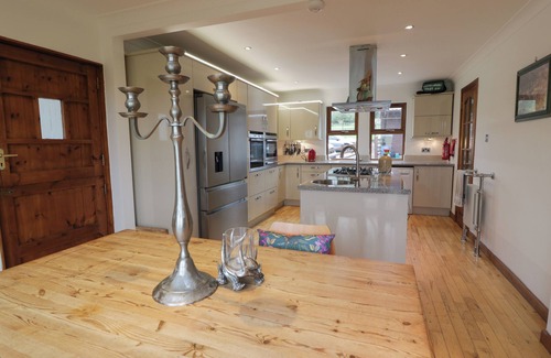 Galston Cottage | STAG LODGE, pet friendly, character holiday cottage in Galston