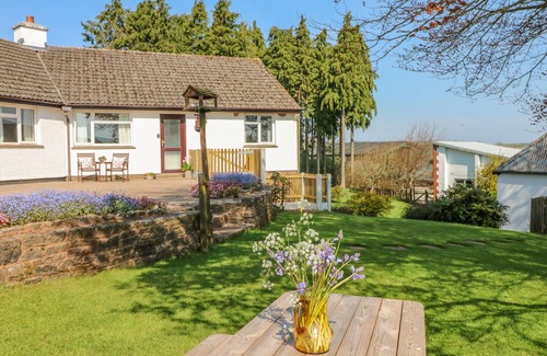 Tiverton Cottage | STAGSHOLT LODGE, romantic, with a garden in Washfield