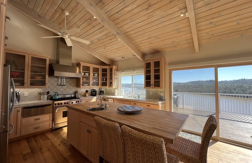 Oak Shores House | Stairway to Naci Heaven 180 degree lakefront views Pet Friendly, WIFI