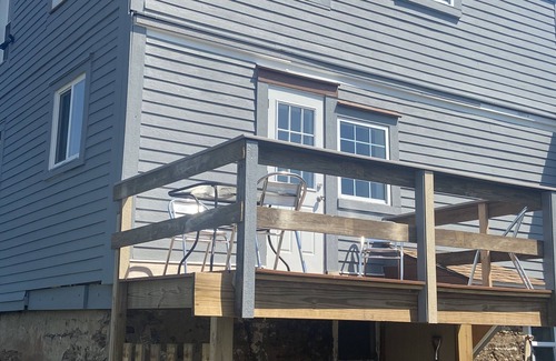 Baldwinsville House | Stallion Apt On Truck Farm