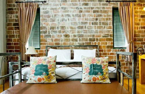 Suan Phueng Hotel | Stamp Hills Resort & Restaurant
