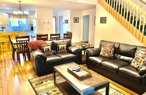 North Conway House | Stand-Alone Condo, Walk to Diana's Bath & Hiking Trails from your Backdoor!