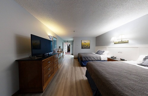 Presque Isle Hotel | Standard Double Room -2 Double Beds