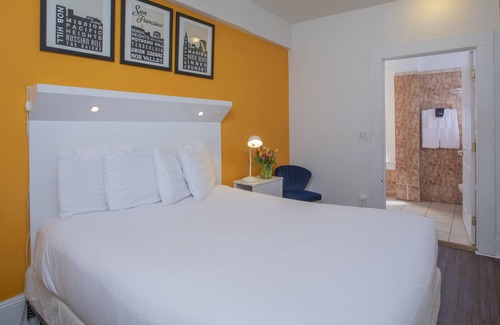 Civic Center Hotel | Standard Queen Room with Ensuite Bathroom