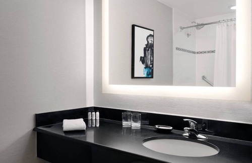 Iselin Hotel | Standard Room with 2 Beds at Delta Hotels by Marriott Woodbridge, 3 Units