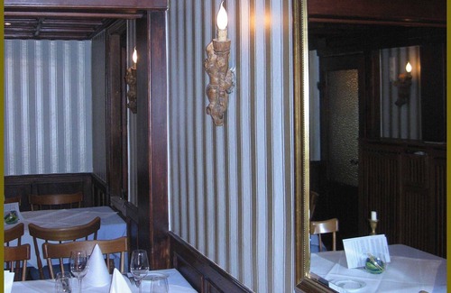 Laudenbach Cottage | Standard room with double bed No. 4 - Goldner Engel, Restaurant - Hotel - Butcher