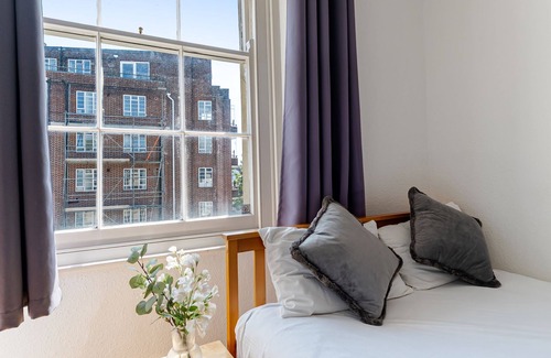 Clifton House | Standard Single Room with Shared Bathroom