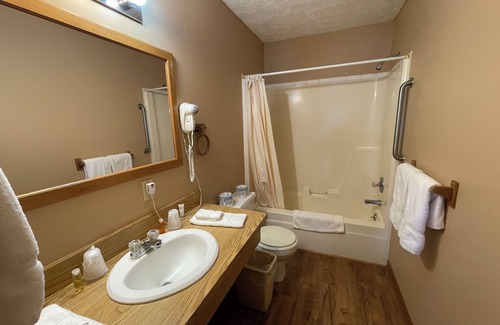 Golconda House | Standard Suite - Bungalow overlooking the River