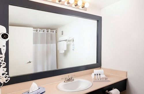 Las Vegas Hotel | Standard Two Double at OYO Las Vegas Hotel