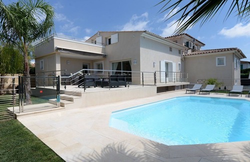 Cagnes-sur-Mer Villa | Standing VILLA 800 m from the sea, air-conditioned with heated swimming pool