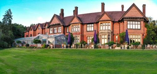 Horley Hotel | Stanhill Court Hotel, a member of Radisson Individuals