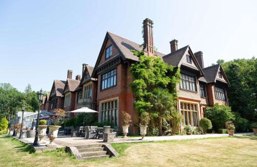 Horley Hotel | Stanhill Court Hotel, a member of Radisson Individuals