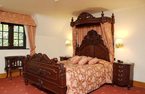 Horley Hotel | Stanhill Court Hotel, a member of Radisson Individuals