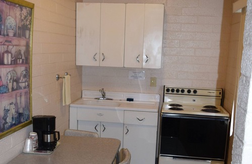 Borrego Springs Hotel | Stanlunds Inn And Suites