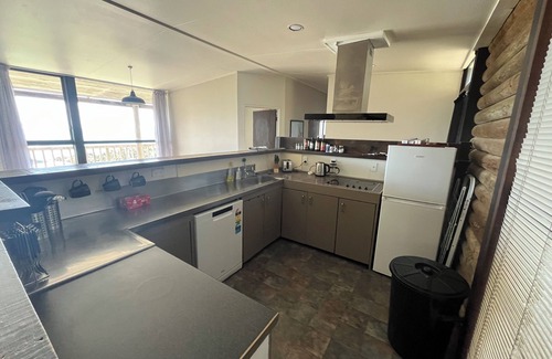 Stanmore Bay House | Stanmore Bay Log Cabin - Sea Views