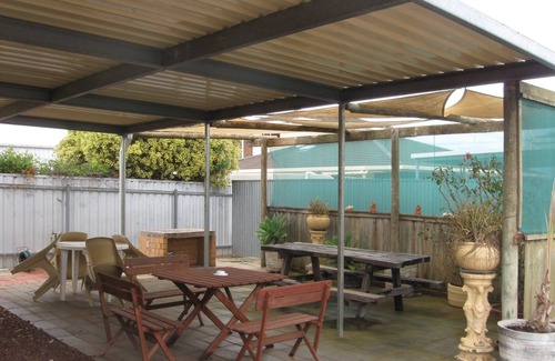 Dalrymple Villa | Stansbury Villas Cottage Relax and Explore