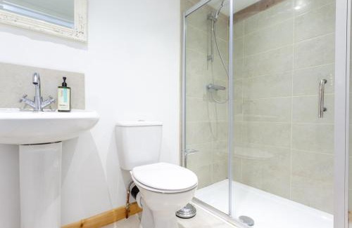 Hatfield Broad Oak House | Stansted airport - studio annexe with parking