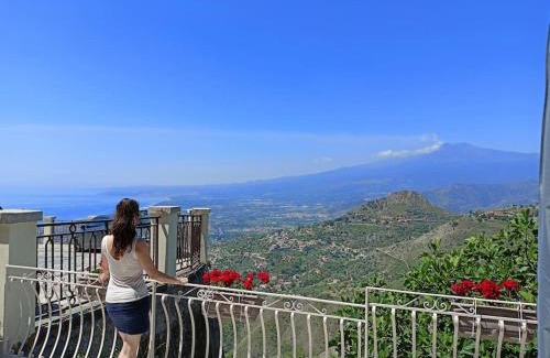Castelmola Apartment | Stanza Mylai Etna View