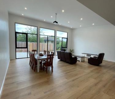 Macquarie Villa | Star in Macquarie