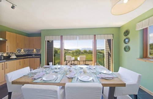 Arisaig Cottage | STAR NA MARA, pet friendly, with a garden in Arisaig