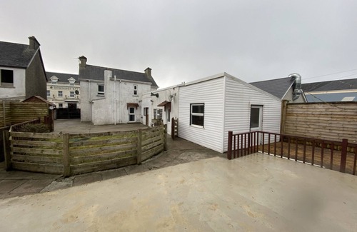 Downings Apartment | Star of the Sea Beach Golf Getaway Apt. 1