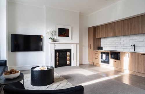 Dunedin City Centre House | Star Struck on Stuart