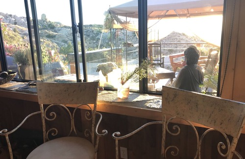 Yucca Valley House | StarBeloved Temple Ranch - Secluded Boulder Estate