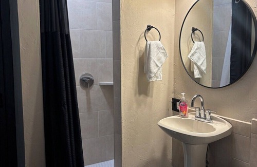 Norman Apartment | Stardust at Whispering Pines Inn