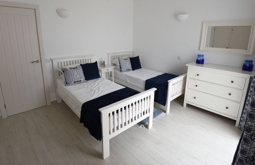 Praia da Luz Cottage | Starfish Cottage - 2 bed 2 bath with balcony and sea view