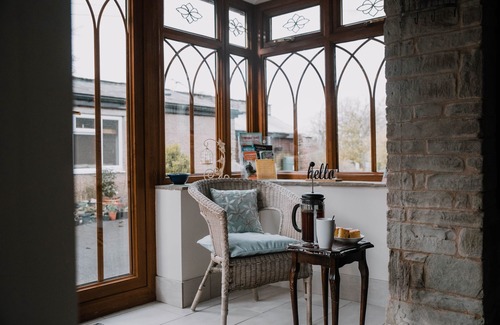 Westbrook Court Apartment | STARGAZER'S LOFT, romantic, character holiday cottage in Hay-On-Wye