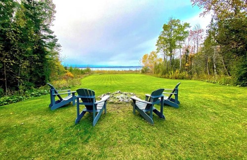 Meaford Cottage | Starlit : Private 5 Acres Lakefront Cottage - Georgian Bay