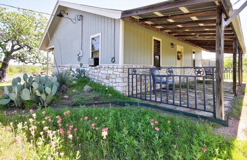Llano County House | Starry Night Cabin, Starry Night Cabin - Secluded Cabin in Llano