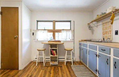 Palenville House | StarryPinesCottage w Salt Hot Tub & Cedar Sauna Mins to Slopes