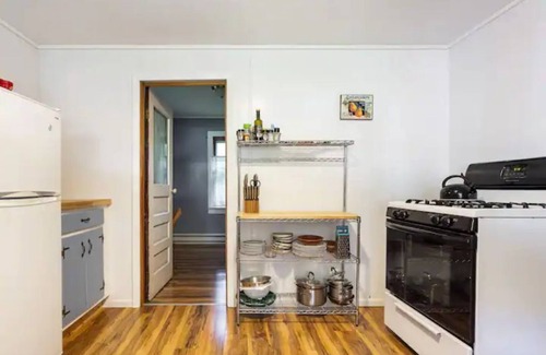 Palenville House | StarryPinesCottage w Salt Hot Tub & Cedar Sauna Mins to Slopes