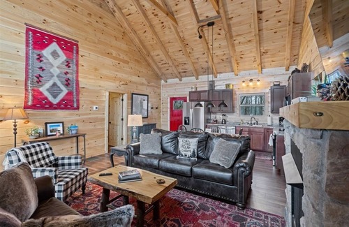 Frenchburg Cabin | Starway to Heaven Cabin at Red River Gorge - Hot Tub - Great View