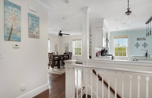 Bristol Apartment | State & Hope St - On parade route. Close to water!