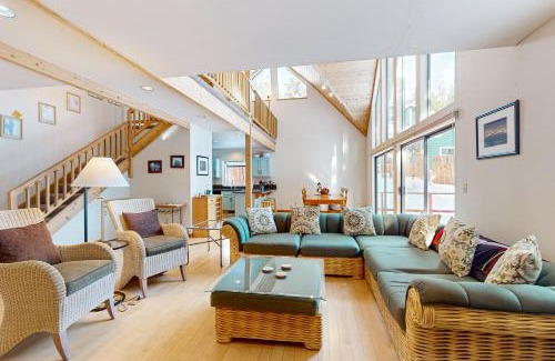 Upper Kingsbury House | Stateline Serenity