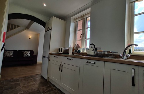 Tarrington Cottage | STATION HOUSE 2 COTTAGES SLEEPS 10